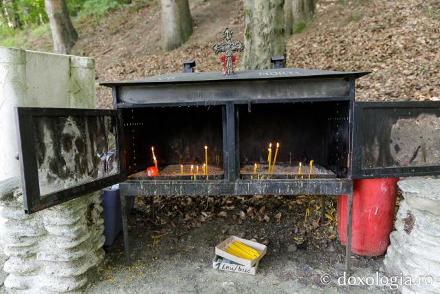 Izvorul Sfântului Cuvios Mărturisitor Arsenie de la Prislop