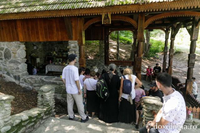 Izvorul Sfântului Cuvios Mărturisitor Arsenie de la Prislop