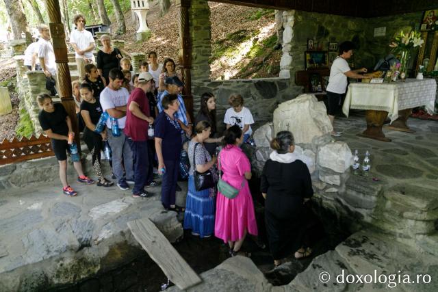 Izvorul Sfântului Cuvios Mărturisitor Arsenie de la Prislop