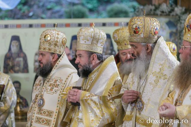 Sfânta Liturghie de la Proclamarea Canonizării Sfântului Cuvios Mărturisitor Arsenie de la Prislop
