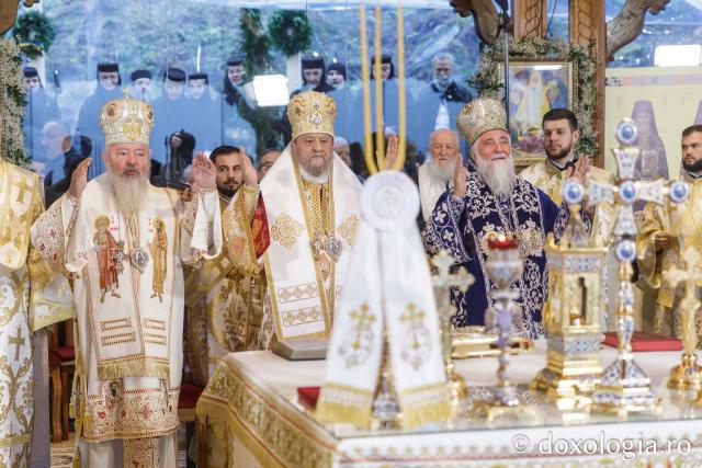 Sfânta Liturghie de la Proclamarea Canonizării Sfântului Cuvios Mărturisitor Arsenie de la Prislop