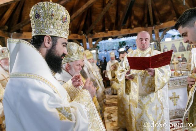 Sfânta Liturghie de la Proclamarea Canonizării Sfântului Cuvios Mărturisitor Arsenie de la Prislop
