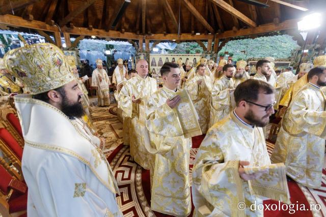 Sfânta Liturghie de la Proclamarea Canonizării Sfântului Cuvios Mărturisitor Arsenie de la Prislop