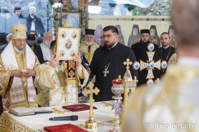 Sfânta Liturghie de la Proclamarea Canonizării Sfântului Cuvios Mărturisitor Arsenie de la Prislop