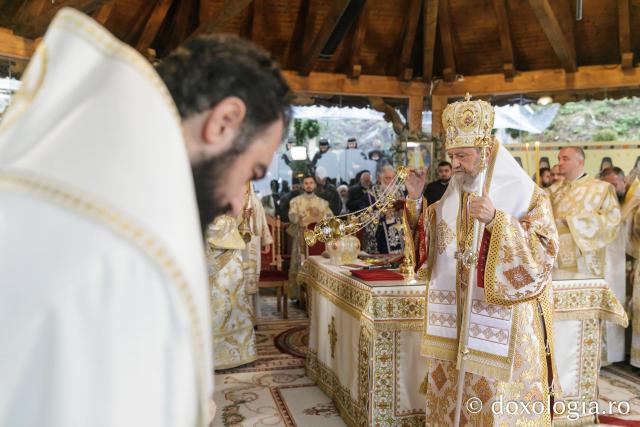 Sfânta Liturghie de la Proclamarea Canonizării Sfântului Cuvios Mărturisitor Arsenie de la Prislop