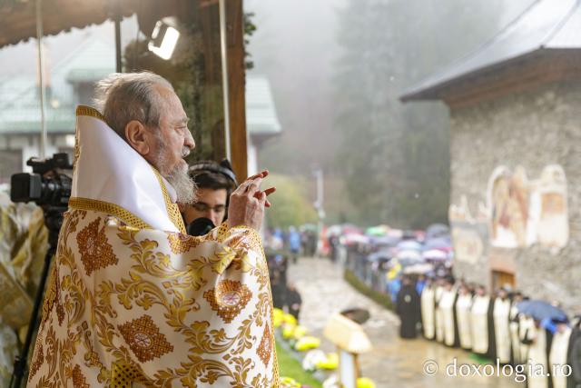 Sfânta Liturghie de la Proclamarea Canonizării Sfântului Cuvios Mărturisitor Arsenie de la Prislop