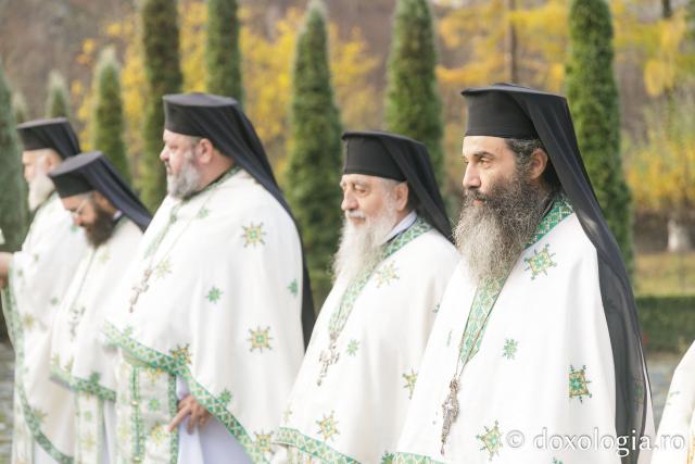 Sfânta Liturghie de la Proclamarea Canonizării Sfântului Cuvios Mucenic Visarion de la LainiciSfânta Liturghie de la Proclamarea Canonizării Sfântului Cuvios Mucenic Visarion de la Lainici
