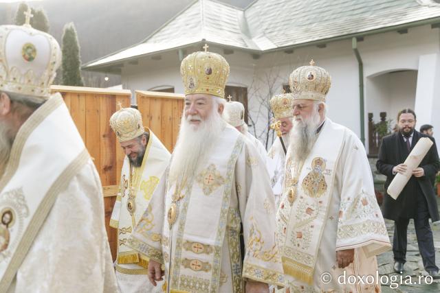 Sfânta Liturghie de la Proclamarea Canonizării Sfântului Cuvios Mucenic Visarion de la LainiciSfânta Liturghie de la Proclamarea Canonizării Sfântului Cuvios Mucenic Visarion de la Lainici
