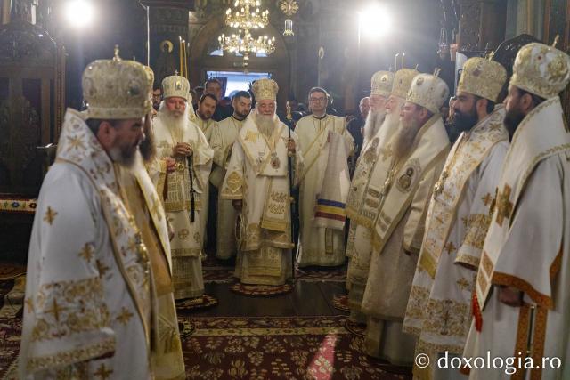 Sfânta Liturghie de la Proclamarea Canonizării Sfântului Cuvios Mucenic Visarion de la LainiciSfânta Liturghie de la Proclamarea Canonizării Sfântului Cuvios Mucenic Visarion de la Lainici
