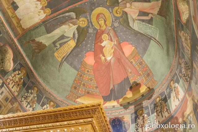 Sfânta Liturghie de la Proclamarea Canonizării Sfântului Cuvios Mucenic Visarion de la LainiciSfânta Liturghie de la Proclamarea Canonizării Sfântului Cuvios Mucenic Visarion de la Lainici