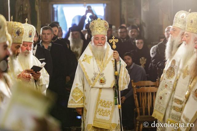 Sfânta Liturghie de la Proclamarea Canonizării Sfântului Cuvios Mucenic Visarion de la LainiciSfânta Liturghie de la Proclamarea Canonizării Sfântului Cuvios Mucenic Visarion de la Lainici