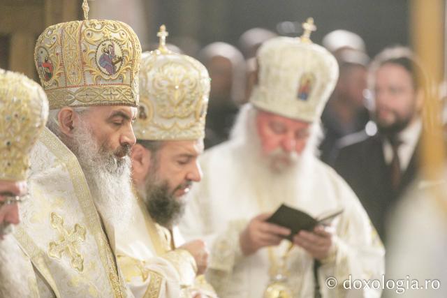 Sfânta Liturghie de la Proclamarea Canonizării Sfântului Cuvios Mucenic Visarion de la LainiciSfânta Liturghie de la Proclamarea Canonizării Sfântului Cuvios Mucenic Visarion de la Lainici