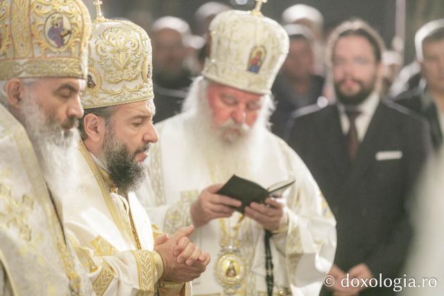 Sfânta Liturghie de la Proclamarea Canonizării Sfântului Cuvios Mucenic Visarion de la LainiciSfânta Liturghie de la Proclamarea Canonizării Sfântului Cuvios Mucenic Visarion de la Lainici