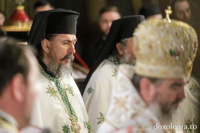 Sfânta Liturghie de la Proclamarea Canonizării Sfântului Cuvios Mucenic Visarion de la LainiciSfânta Liturghie de la Proclamarea Canonizării Sfântului Cuvios Mucenic Visarion de la Lainici