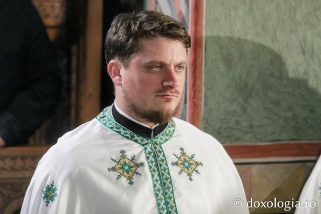 Sfânta Liturghie de la Proclamarea Canonizării Sfântului Cuvios Mucenic Visarion de la LainiciSfânta Liturghie de la Proclamarea Canonizării Sfântului Cuvios Mucenic Visarion de la Lainici