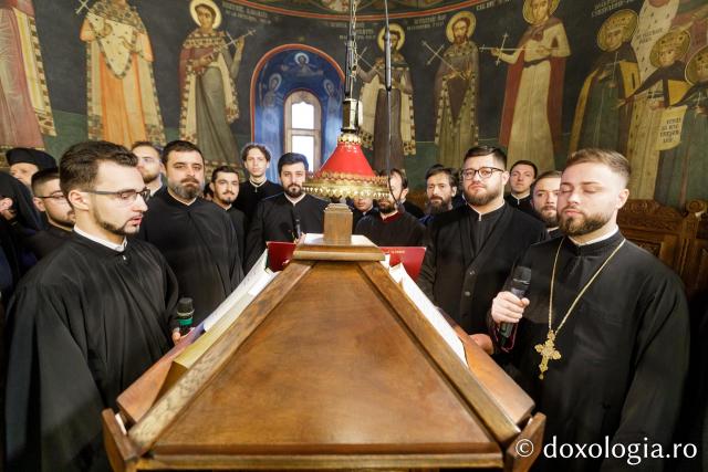 Sfânta Liturghie de la Proclamarea Canonizării Sfântului Cuvios Mucenic Visarion de la LainiciSfânta Liturghie de la Proclamarea Canonizării Sfântului Cuvios Mucenic Visarion de la Lainici