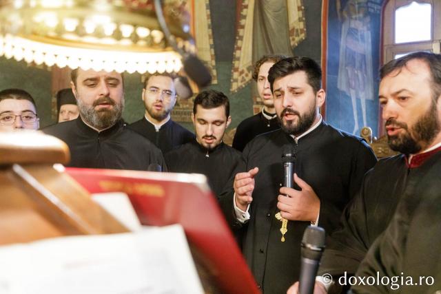 Sfânta Liturghie de la Proclamarea Canonizării Sfântului Cuvios Mucenic Visarion de la LainiciSfânta Liturghie de la Proclamarea Canonizării Sfântului Cuvios Mucenic Visarion de la Lainici