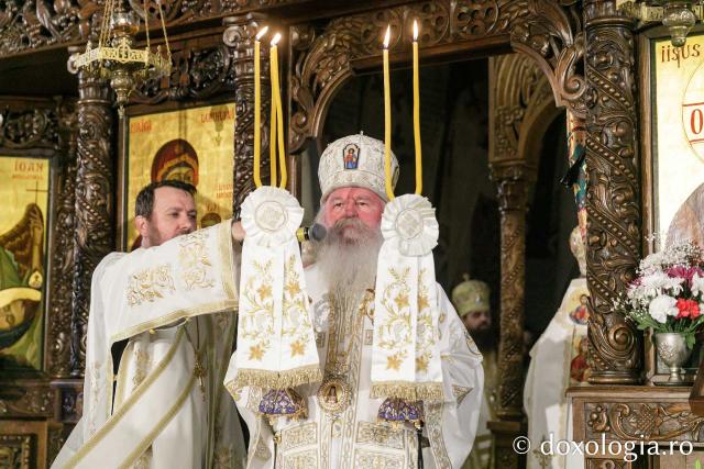 Sfânta Liturghie de la Proclamarea Canonizării Sfântului Cuvios Mucenic Visarion de la LainiciSfânta Liturghie de la Proclamarea Canonizării Sfântului Cuvios Mucenic Visarion de la Lainici