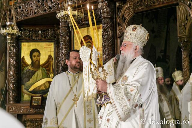 Sfânta Liturghie de la Proclamarea Canonizării Sfântului Cuvios Mucenic Visarion de la LainiciSfânta Liturghie de la Proclamarea Canonizării Sfântului Cuvios Mucenic Visarion de la Lainici