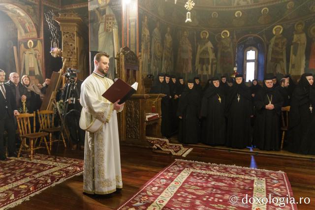 Sfânta Liturghie de la Proclamarea Canonizării Sfântului Cuvios Mucenic Visarion de la LainiciSfânta Liturghie de la Proclamarea Canonizării Sfântului Cuvios Mucenic Visarion de la Lainici
