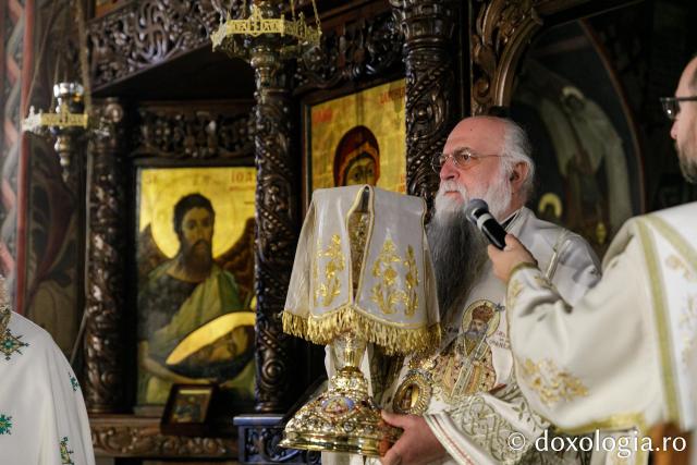 Sfânta Liturghie de la Proclamarea Canonizării Sfântului Cuvios Mucenic Visarion de la LainiciSfânta Liturghie de la Proclamarea Canonizării Sfântului Cuvios Mucenic Visarion de la Lainici