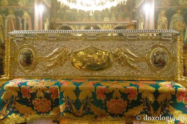 Moaștele Sfântului Cuvios Mucenic Visarion de la Lainici