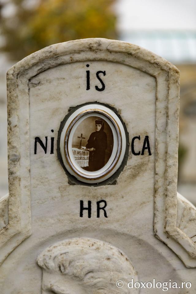 Mormântul Cuvioasei Evloghia Țârlea