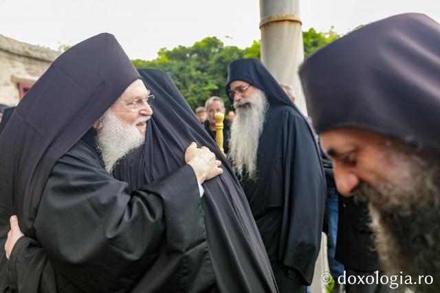 Priveghere la Mănăstirea Vatoped în cinstea Sfântului Cuvios Dionisie de la Colciu(Foto) Priveghere la Mănăstirea Vatoped în cinstea Sfântului Cuvios Dionisie de la Colciu