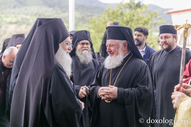 Priveghere la Mănăstirea Vatoped în cinstea Sfântului Cuvios Dionisie de la Colciu(Foto) Priveghere la Mănăstirea Vatoped în cinstea Sfântului Cuvios Dionisie de la Colciu