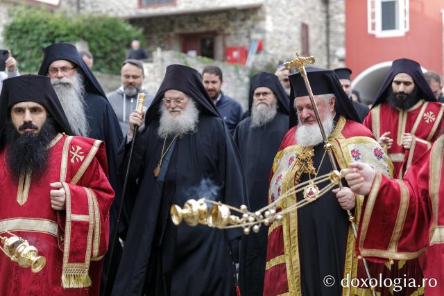 Priveghere la Mănăstirea Vatoped în cinstea Sfântului Cuvios Dionisie de la Colciu(Foto) Priveghere la Mănăstirea Vatoped în cinstea Sfântului Cuvios Dionisie de la Colciu