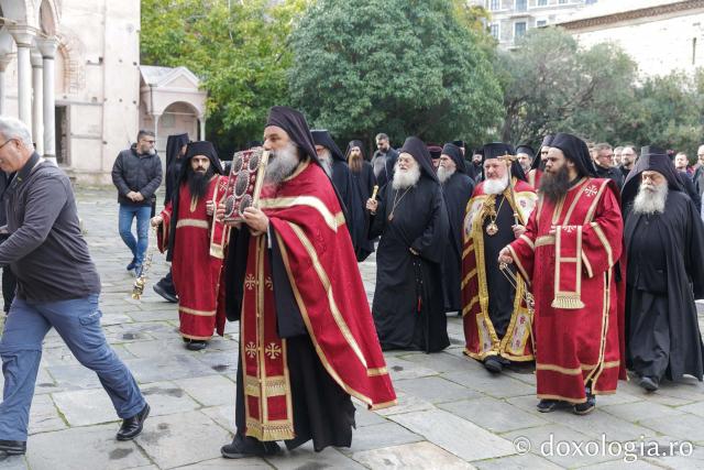 Priveghere la Mănăstirea Vatoped în cinstea Sfântului Cuvios Dionisie de la Colciu(Foto) Priveghere la Mănăstirea Vatoped în cinstea Sfântului Cuvios Dionisie de la Colciu