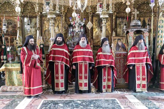 Priveghere la Mănăstirea Vatoped în cinstea Sfântului Cuvios Dionisie de la Colciu(Foto) Priveghere la Mănăstirea Vatoped în cinstea Sfântului Cuvios Dionisie de la Colciu