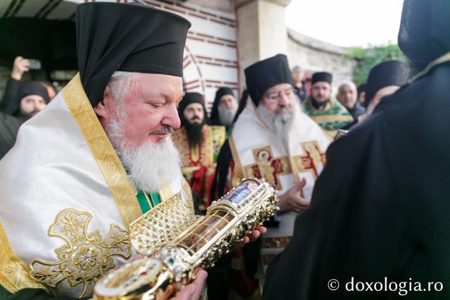 Priveghere la Mănăstirea Vatoped în cinstea Sfântului Cuvios Dionisie de la Colciu(Foto) Priveghere la Mănăstirea Vatoped în cinstea Sfântului Cuvios Dionisie de la Colciu