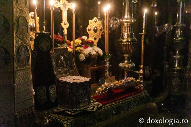 Priveghere la Mănăstirea Vatoped în cinstea Sfântului Cuvios Dionisie de la Colciu(Foto) Priveghere la Mănăstirea Vatoped în cinstea Sfântului Cuvios Dionisie de la Colciu