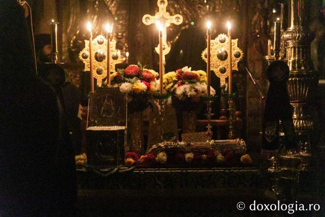 Priveghere la Mănăstirea Vatoped în cinstea Sfântului Cuvios Dionisie de la Colciu(Foto) Priveghere la Mănăstirea Vatoped în cinstea Sfântului Cuvios Dionisie de la Colciu