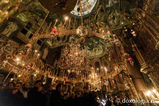 Priveghere la Mănăstirea Vatoped în cinstea Sfântului Cuvios Dionisie de la Colciu(Foto) Priveghere la Mănăstirea Vatoped în cinstea Sfântului Cuvios Dionisie de la Colciu