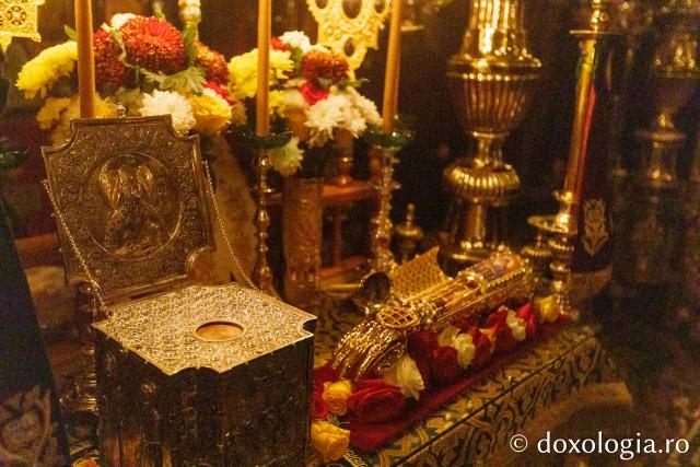 Priveghere la Mănăstirea Vatoped în cinstea Sfântului Cuvios Dionisie de la Colciu(Foto) Priveghere la Mănăstirea Vatoped în cinstea Sfântului Cuvios Dionisie de la Colciu