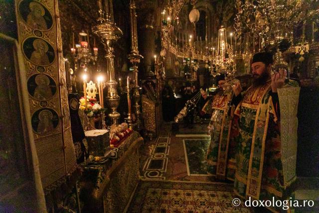 Priveghere la Mănăstirea Vatoped în cinstea Sfântului Cuvios Dionisie de la Colciu(Foto) Priveghere la Mănăstirea Vatoped în cinstea Sfântului Cuvios Dionisie de la Colciu