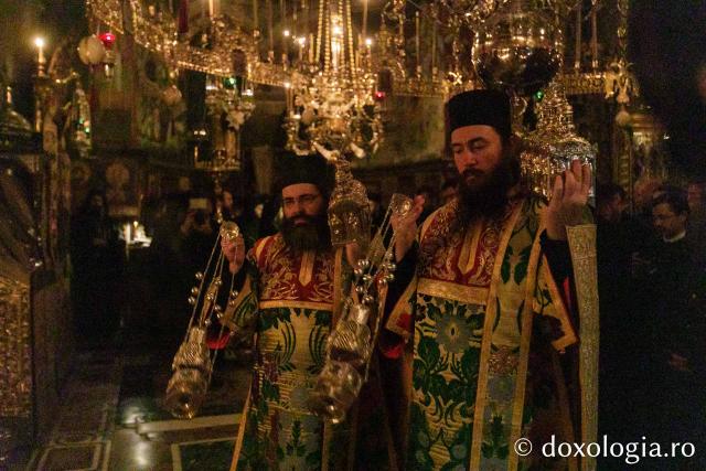 Priveghere la Mănăstirea Vatoped în cinstea Sfântului Cuvios Dionisie de la Colciu(Foto) Priveghere la Mănăstirea Vatoped în cinstea Sfântului Cuvios Dionisie de la Colciu