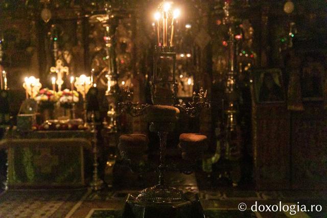 Priveghere la Mănăstirea Vatoped în cinstea Sfântului Cuvios Dionisie de la Colciu(Foto) Priveghere la Mănăstirea Vatoped în cinstea Sfântului Cuvios Dionisie de la Colciu