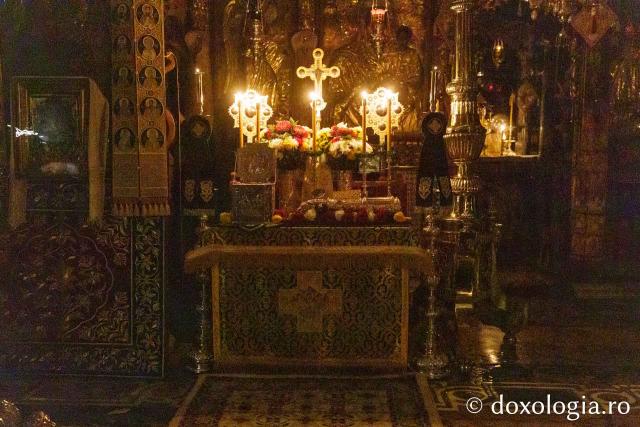 Priveghere la Mănăstirea Vatoped în cinstea Sfântului Cuvios Dionisie de la Colciu(Foto) Priveghere la Mănăstirea Vatoped în cinstea Sfântului Cuvios Dionisie de la Colciu