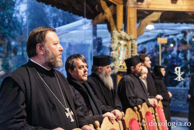 Priveghere în cinstea Sfântului Cuvios Mărturisitor Arsenie la Mănăstirea Prislop