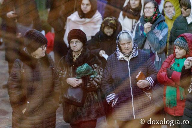 Priveghere în cinstea Sfântului Cuvios Mărturisitor Arsenie la Mănăstirea Prislop