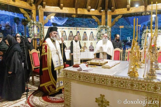 Priveghere în cinstea Sfântului Cuvios Mărturisitor Arsenie la Mănăstirea Prislop