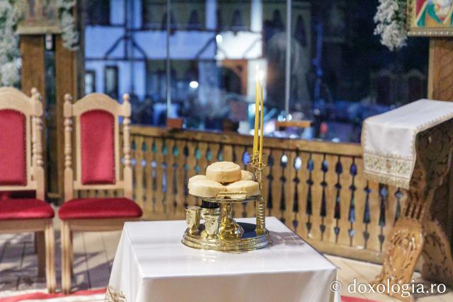 Priveghere în cinstea Sfântului Cuvios Mărturisitor Arsenie la Mănăstirea Prislop