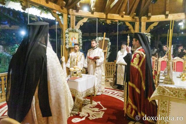 Priveghere în cinstea Sfântului Cuvios Mărturisitor Arsenie la Mănăstirea Prislop