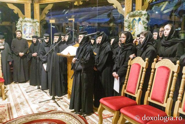 Priveghere în cinstea Sfântului Cuvios Mărturisitor Arsenie la Mănăstirea Prislop