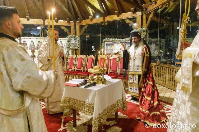 Priveghere în cinstea Sfântului Cuvios Mărturisitor Arsenie la Mănăstirea Prislop