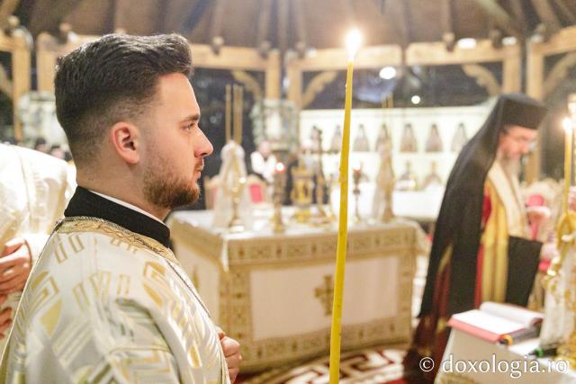 Priveghere în cinstea Sfântului Cuvios Mărturisitor Arsenie la Mănăstirea Prislop