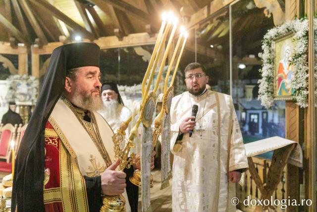 Priveghere în cinstea Sfântului Cuvios Mărturisitor Arsenie la Mănăstirea Prislop